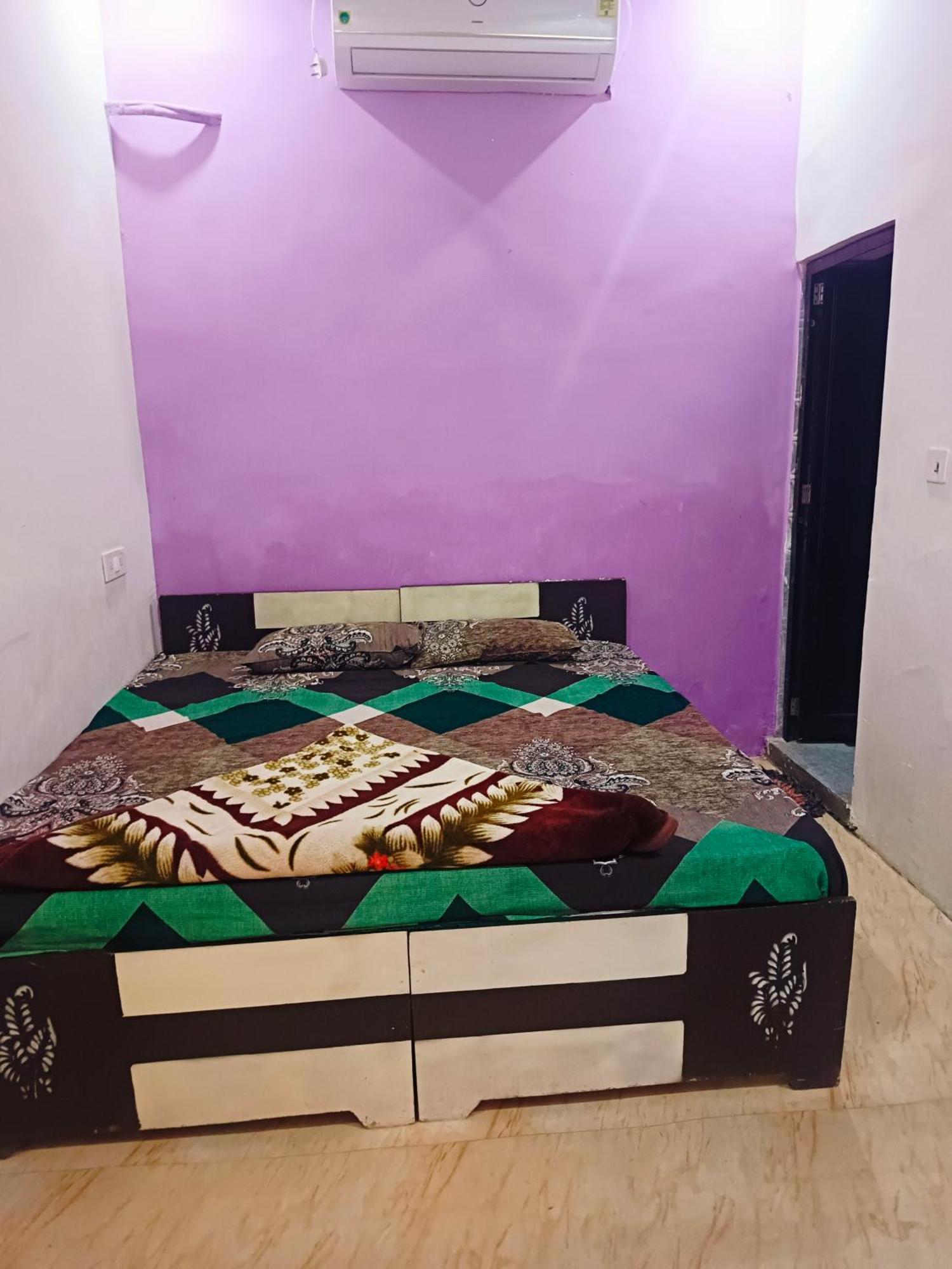 Jay Shree Radhey Home Stay Mathura Exterior photo