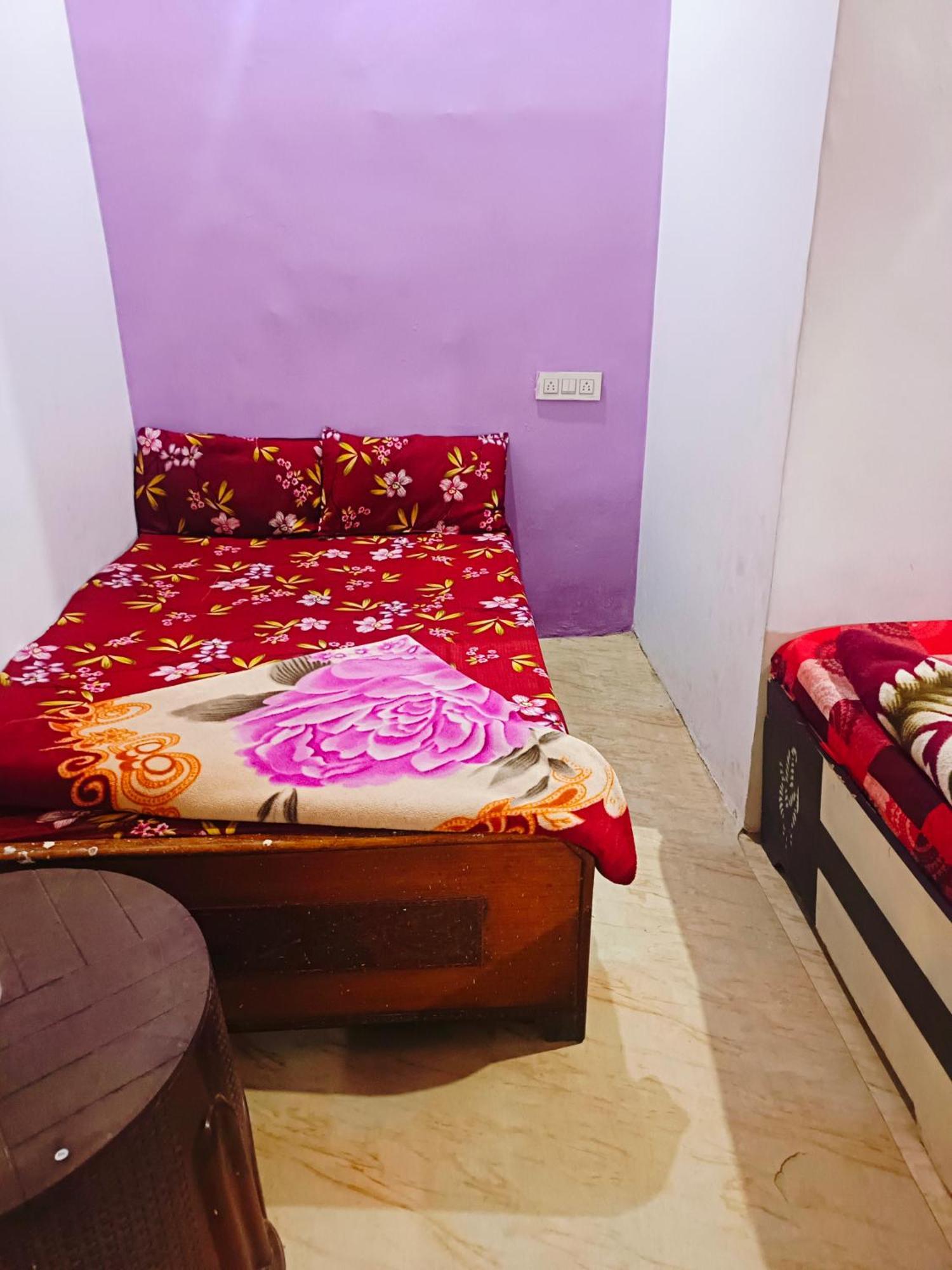 Jay Shree Radhey Home Stay Mathura Exterior photo